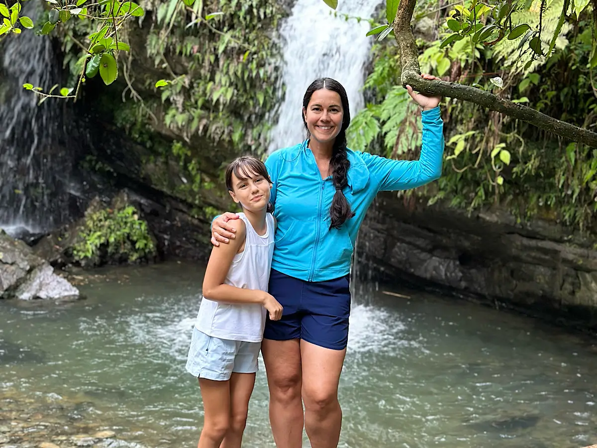 earth-by-foot-family-waterfall